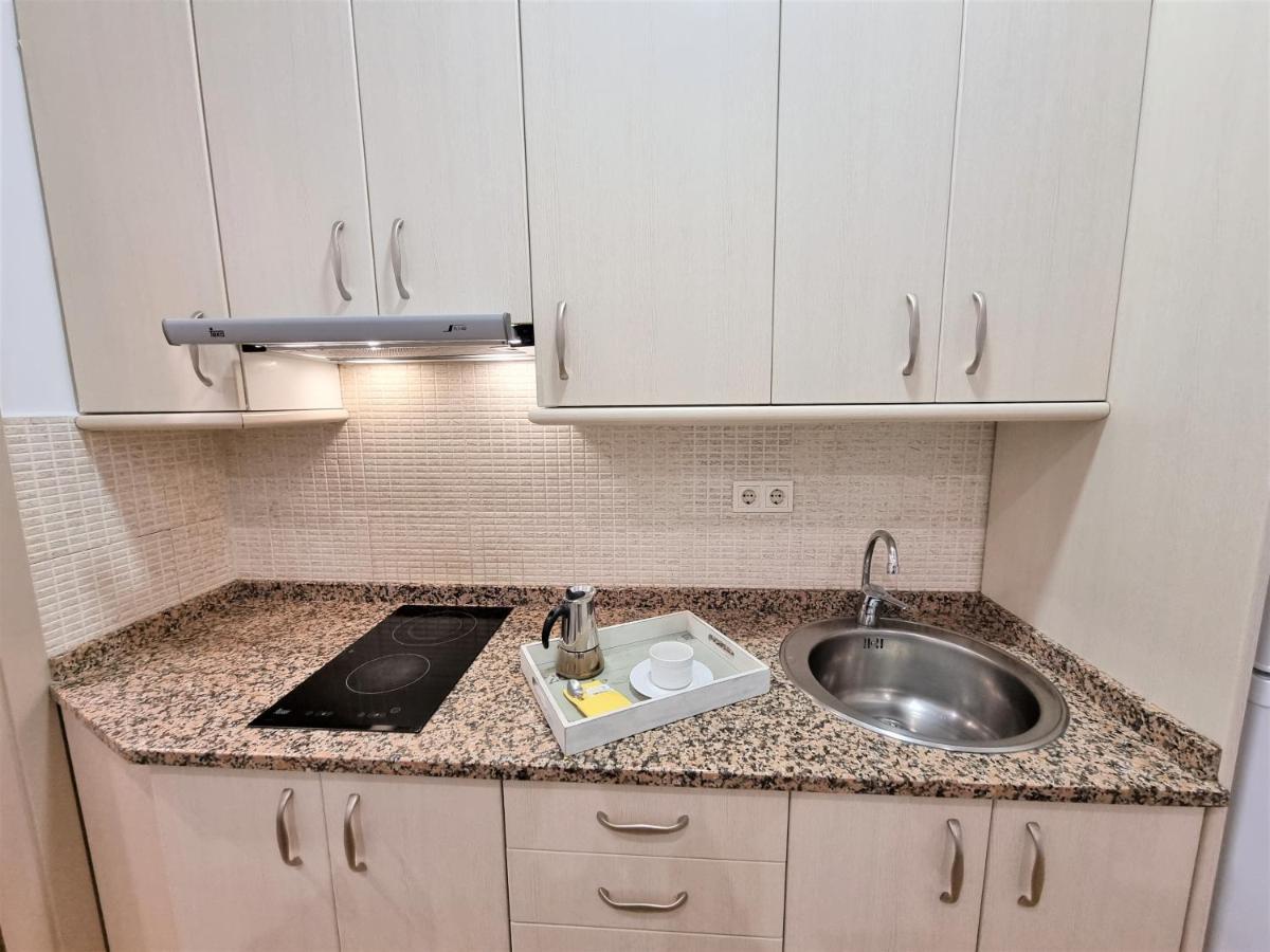 Apartamentos San Andres Madrid Bagian luar foto